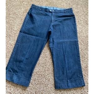 Bandolino women 14 blue capri creased front jeans